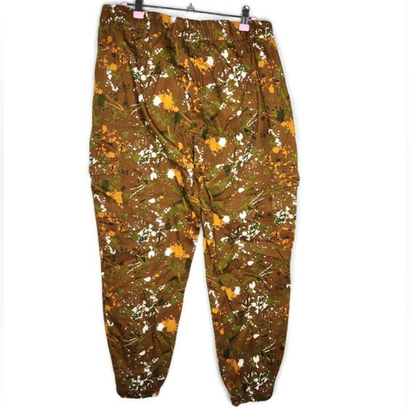 I Saw It First Paint Splatter Pants in Green Acid Print Size 10 - Picture 3 of 8
